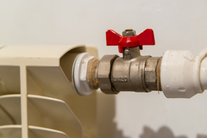A ball valve marked with DN20, meaning its port size is 20 mm.