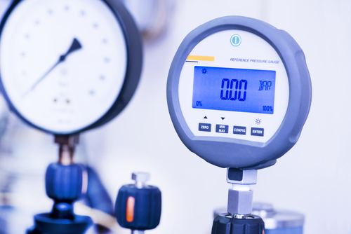 A digital pressure gauge