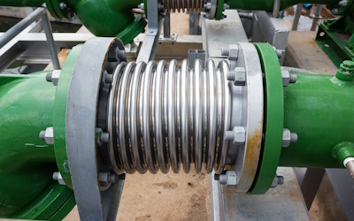 Flanged expansion joint