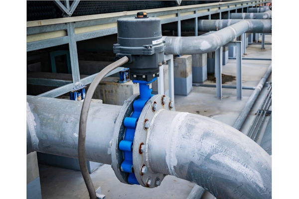 Lug-style butterfly valve installed in a pipeline