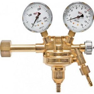 Bottle pressure regulators